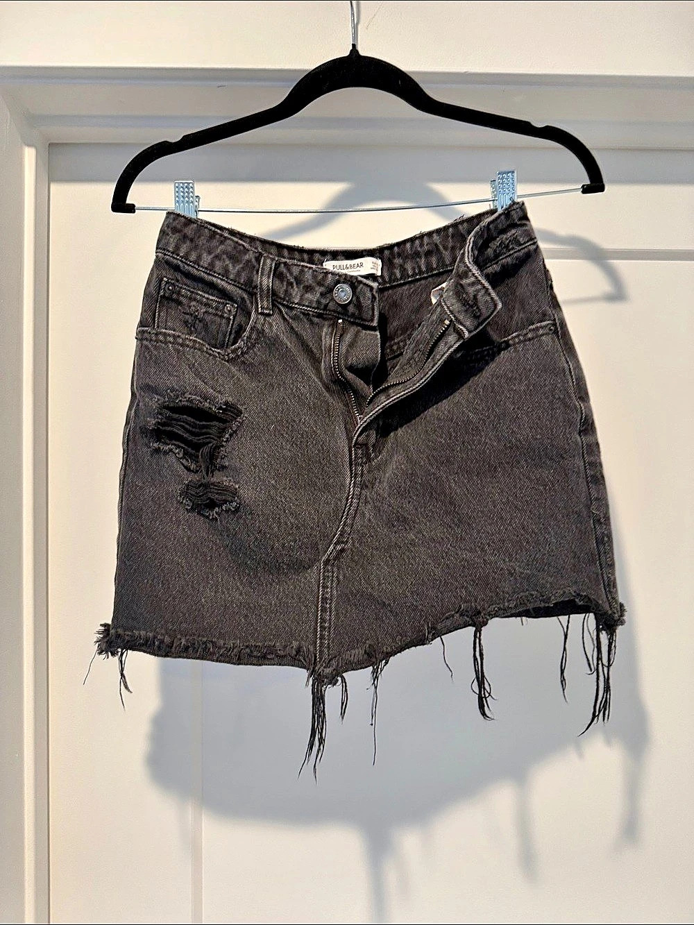 PULL&BEAR Distressed Jean mini skirt in Black Size XS